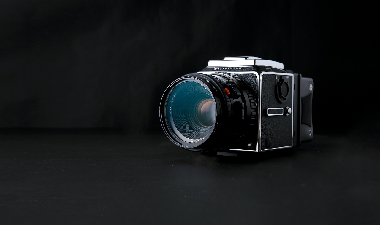 哈蘇503cw 經典中畫幅相機的影像藝術與新能源技術開發(fā)的關聯